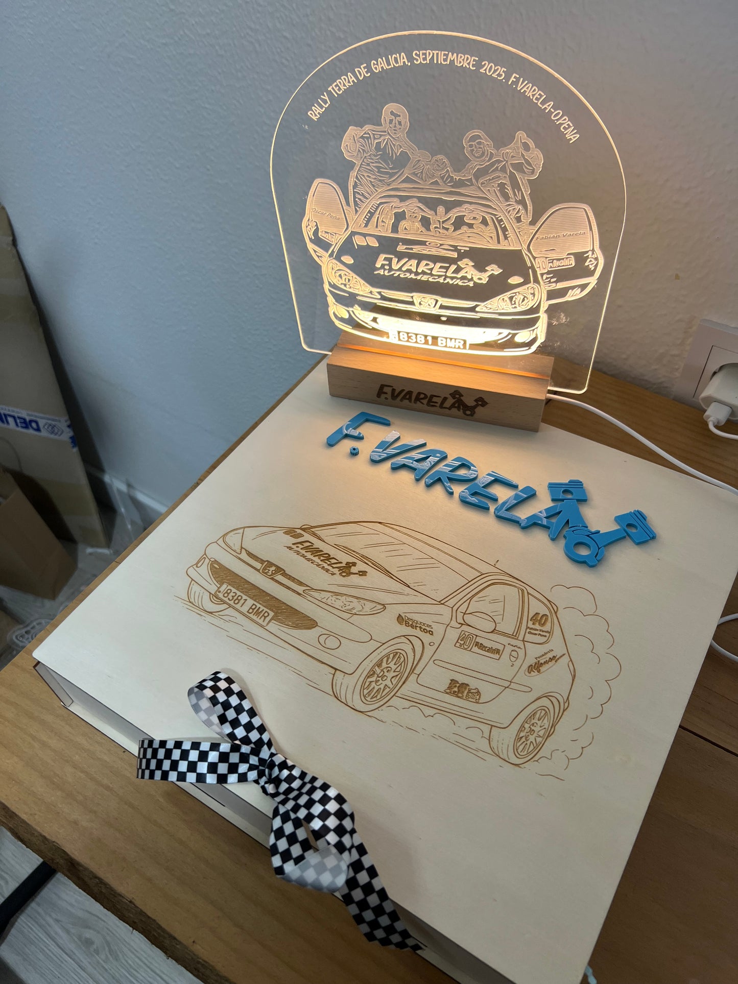 Pack caja con lámpara