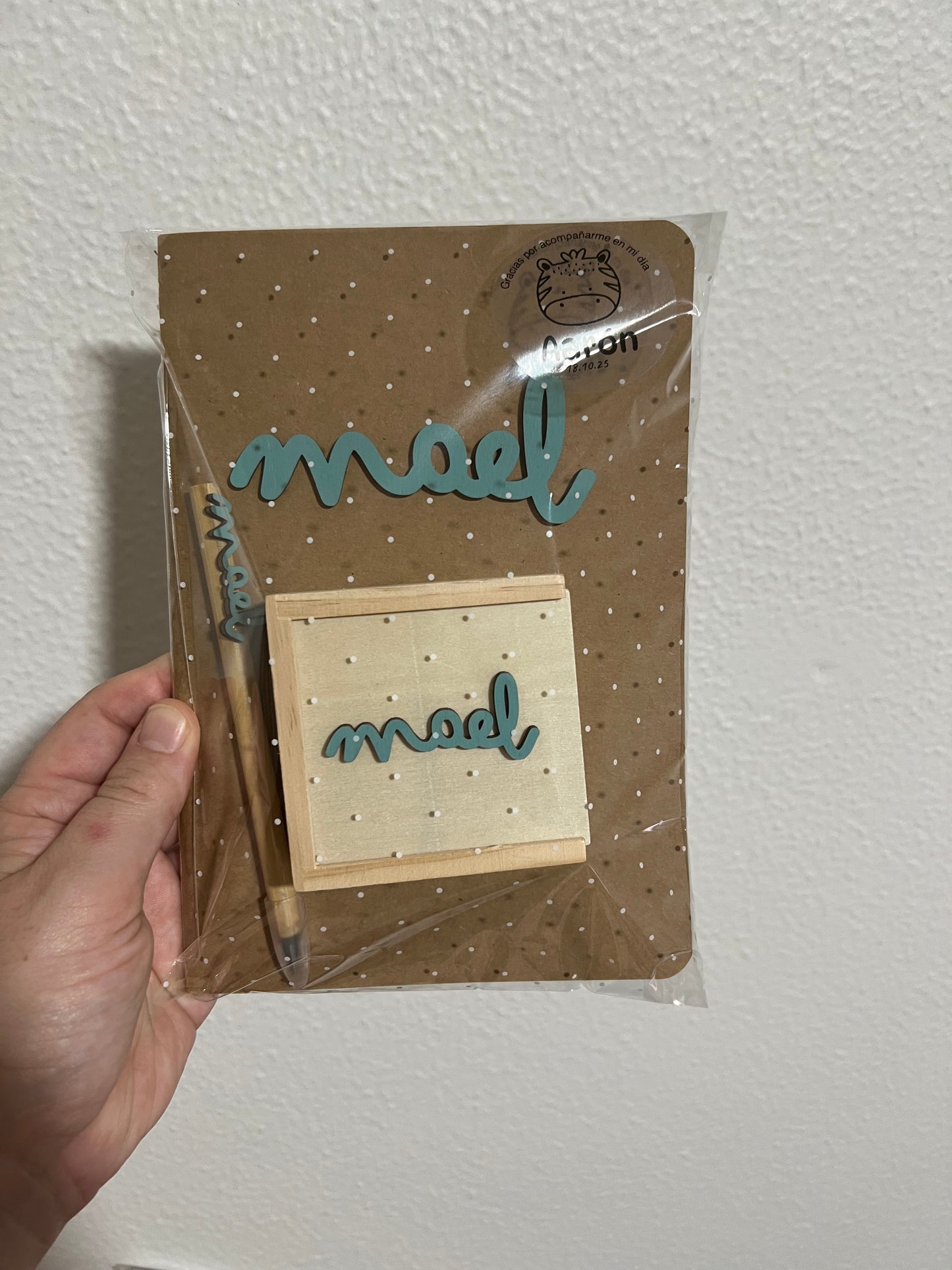 Pack libreta + 3 en raya + lápiz eterno